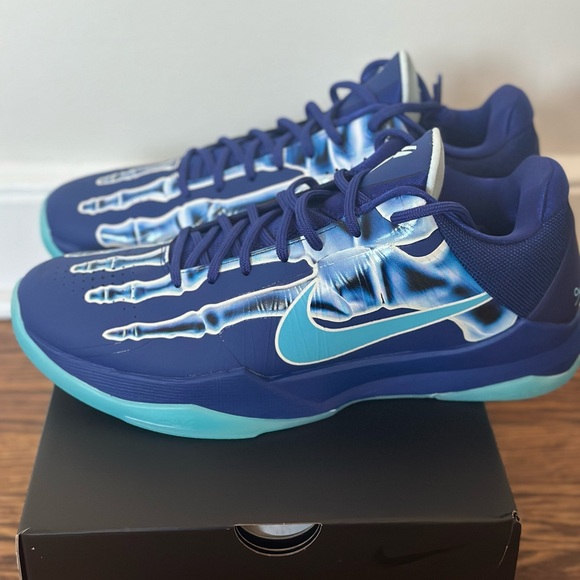 Kobe V PROTRO X-RAY - Picture 4 of 7